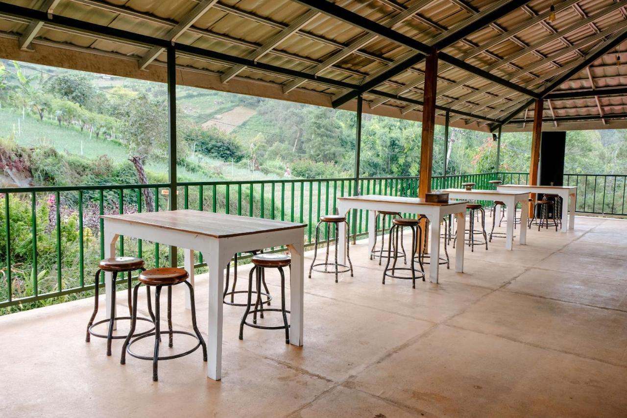 Oyo 1175 Oemah Djowo Resort Magetan Ngoại thất bức ảnh